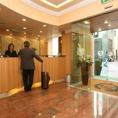 Le Petit Hotel-3