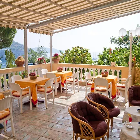 Hotel Giardino Delle Ninfe E La Fenice-2