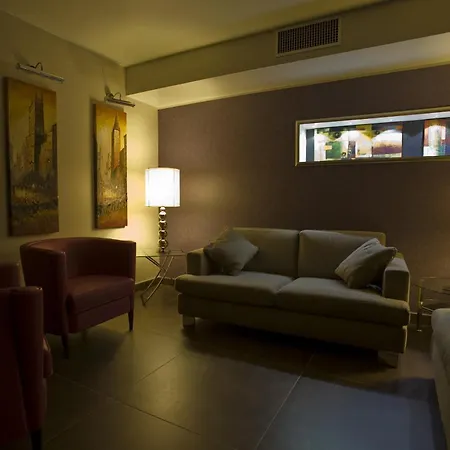 Comfort Hotel Fiumicino Airport-2