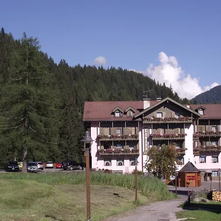 Hotel Canada-3