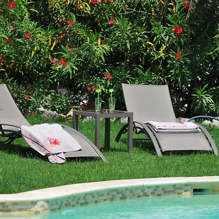 Villa Valflor Chambres D'Hotes Et Appartements-3