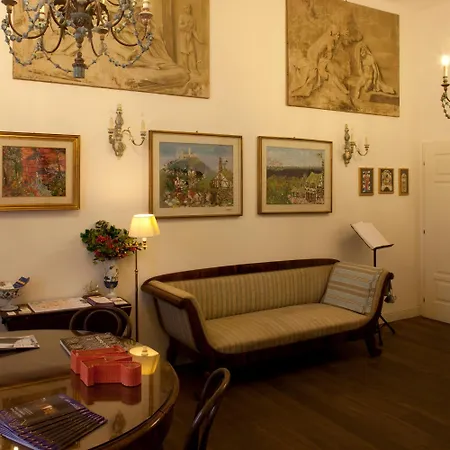 M Club De Luxe B&B-2
