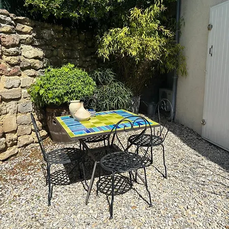 un petit coin de paradis avec piscine et parking-3