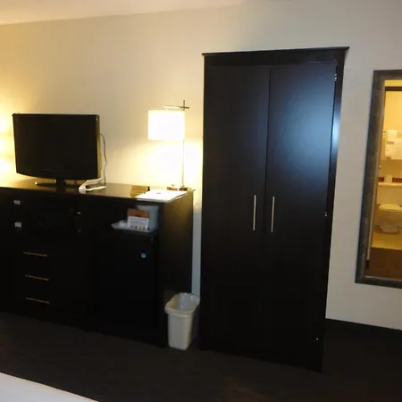 Baymont By Wyndham Owatonna-3