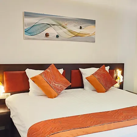 CN-Hotel-3
