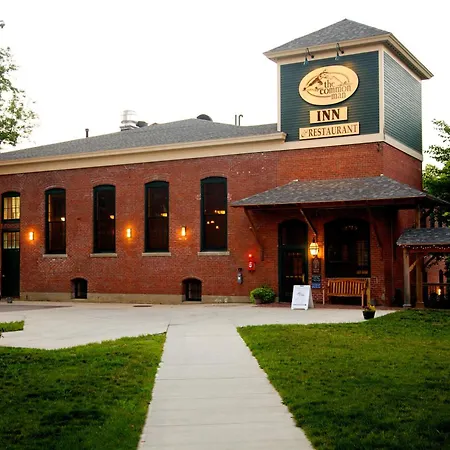 The Common Man Inn & Restaurant-3