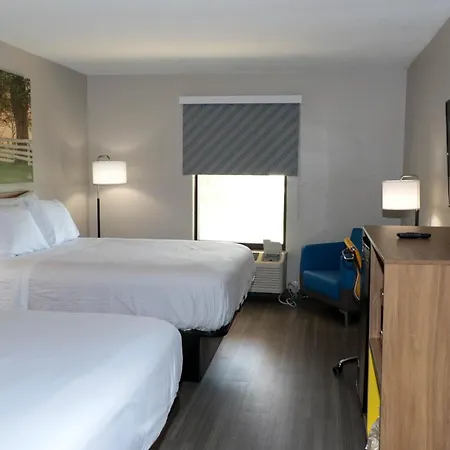 Days Inn By Wyndham Farmville-3