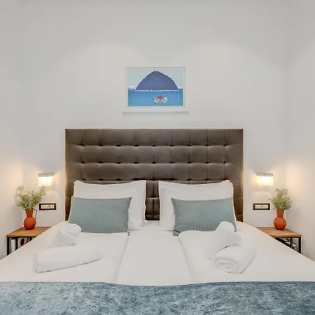 Tango Luxury Rooms-2