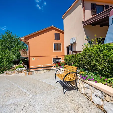 E-M Apartments With Private Pool-3