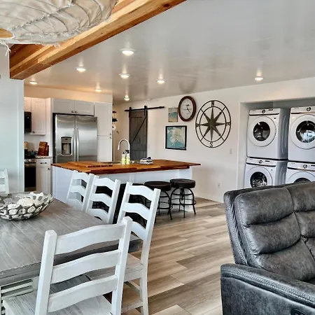 Seafarer Suites-2