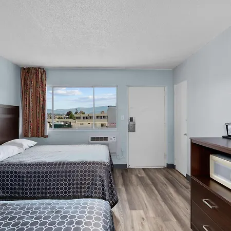 Holiday Lodge Wenatchee-2