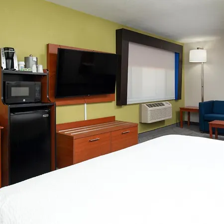 Holiday Inn Express & Suites Farmington Bloomfield By Ihg-2