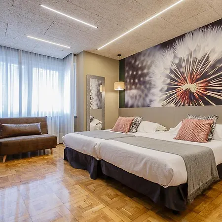 Hostal Rodas Pamplona-3