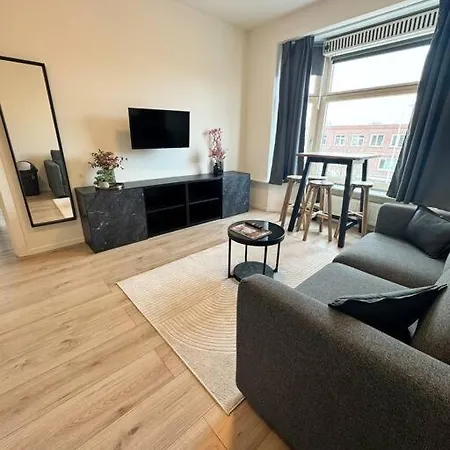 Cosy Apartment In The Hague!-3