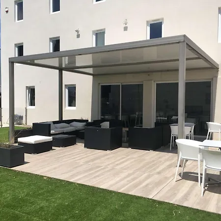 Brit Hotel Martigues Nord-2