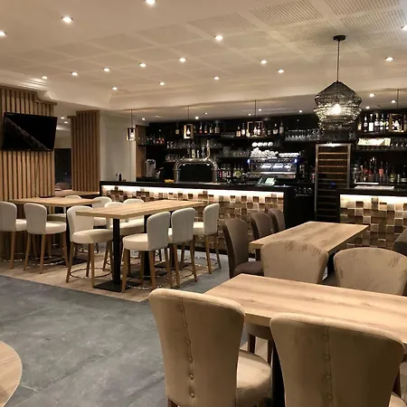 Best Western Le Duguesclin Hôtel-Restaurant-2