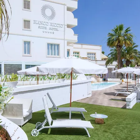 Bianco Riccio Suite Hotel-3