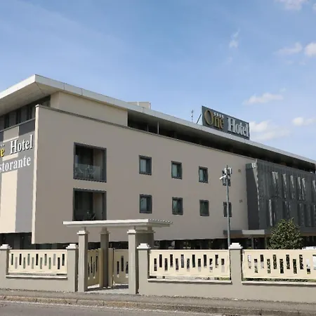 One Hotel&Restaurant-2