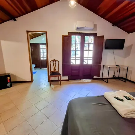 Casa Rosada seu refúgio na serra-3