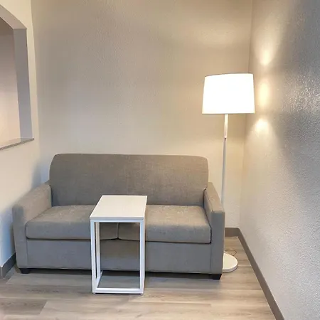 Spark By Hilton Galveston-2
