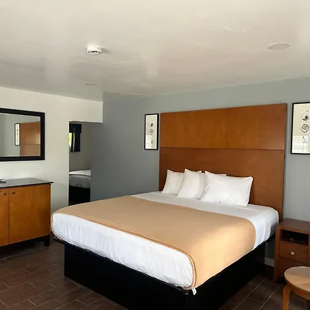 Oceanside Inn & Suites-2