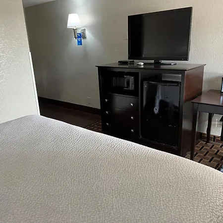 Days Inn By Wyndham Joplin-3