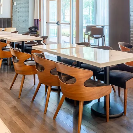 Tryp By Wyndham Savannah-3
