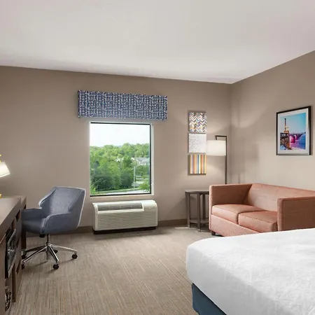 Hampton Inn & Suites Harrisburg-2