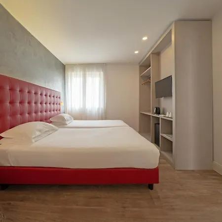 Hotel Al Campanile - Luxury Suites & Apartments-3