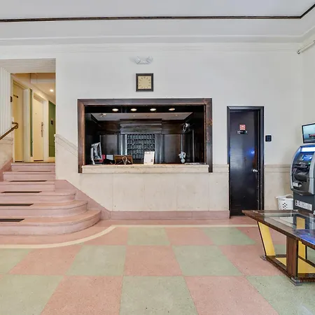 Greenview Hotel By Lowkl-2