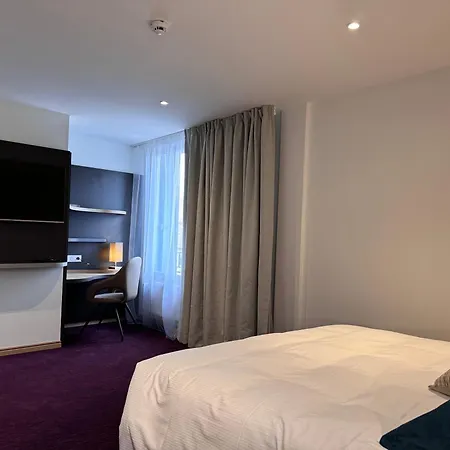Brit Hotel De Grignan Vichy-3