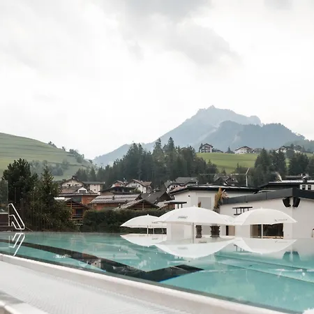 Al Plan, A Mountain Moving Hotel-3
