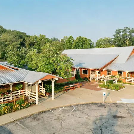 Brown County Inn-2