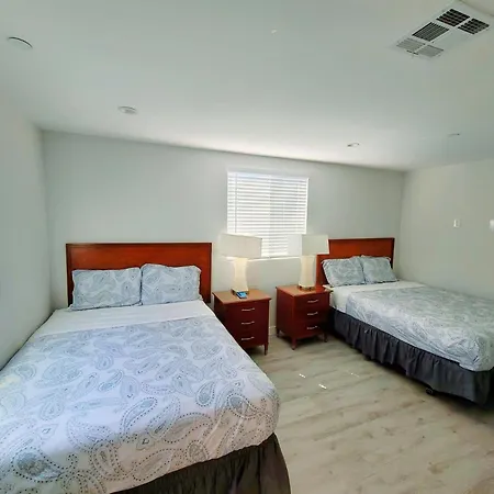 Stayspro - Hollywood Homes Minutes To Everything Spacious And Free Parking-3