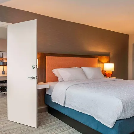Hampton Inn Manchester Downtown-2
