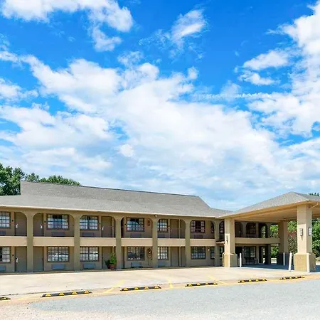 Best Western Delhi Inn-3