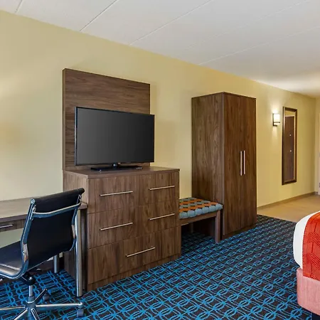 Best Western Plus North Shore Hotel-3