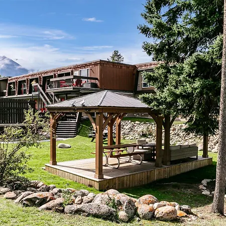 Tonquin Inn-2
