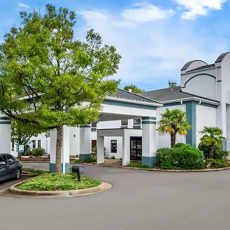 Clarion Pointe Apex - Holly Springs-2