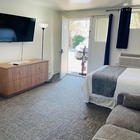 Blue Sage Inn & Suites-2