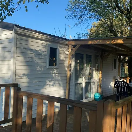 Bungalow 2/4 personnes dans résidence Hôtelière-2
