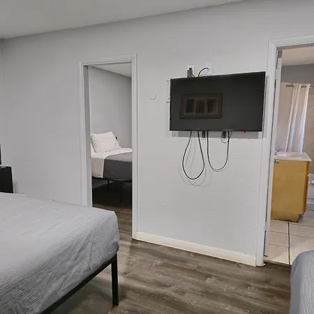 The L Motel Downtown/Nau Conference Center-2