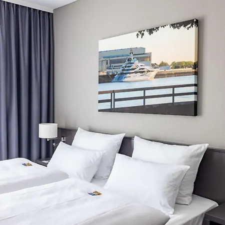 Atlantic Hotel Vegesack-3