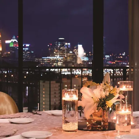 Radisson Hotel Cincinnati Riverfront-2