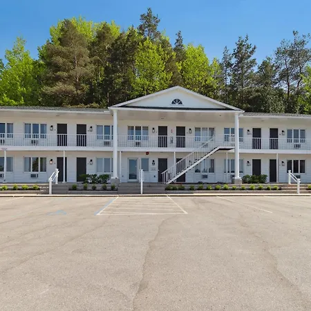 Bay Inn Of Petoskey-2