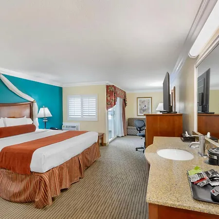 Best Western Harbour Inn & Suites Huntington - Sunset Beach-3