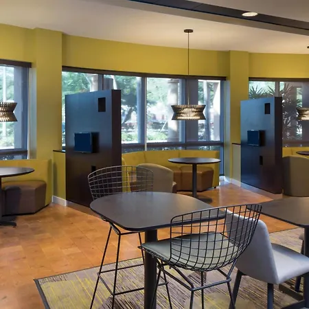 Courtyard By Marriott Miami West/Fl Turnpike-3