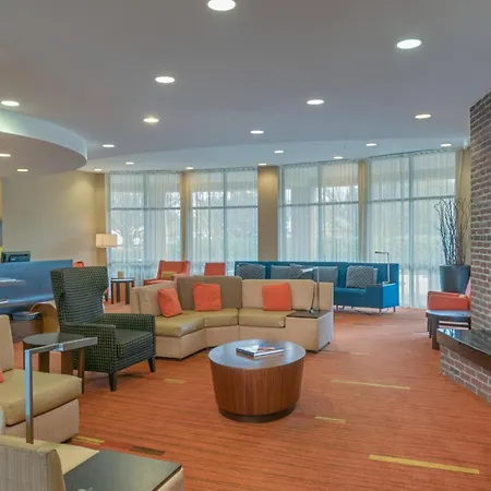 Courtyard By Marriott Salisbury-2
