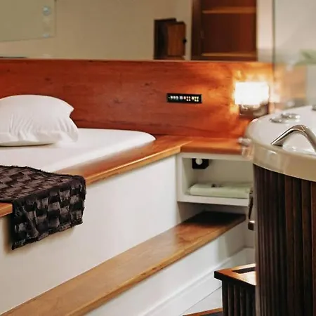 Motel Cisne Blumenau (Adults Only)-2