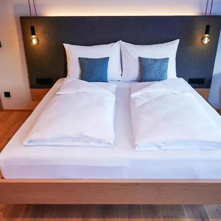 Wellness Und Brunch Hotel Morgenzeit Beheizter Naturteich Genuss Fruehstueck Bis 13 Uhr Hochkoenig Sommercard-3